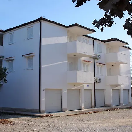 Daire With Parking Space - 13684 *