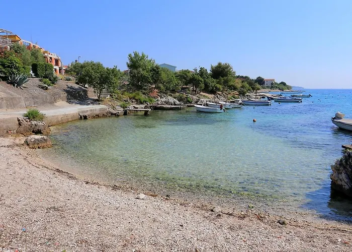 Daire With Parking Space - 13684 Rogoznica (Sibenik-Knin)